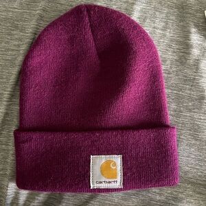 Women’s dark purple carhartt beanie